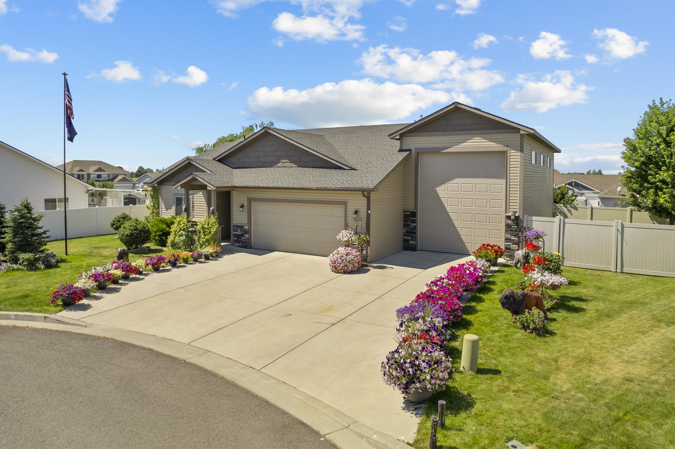 9607 North Prescott Road Spokane, WA 99208 - Photo 2 of 42 Gallery Image 2