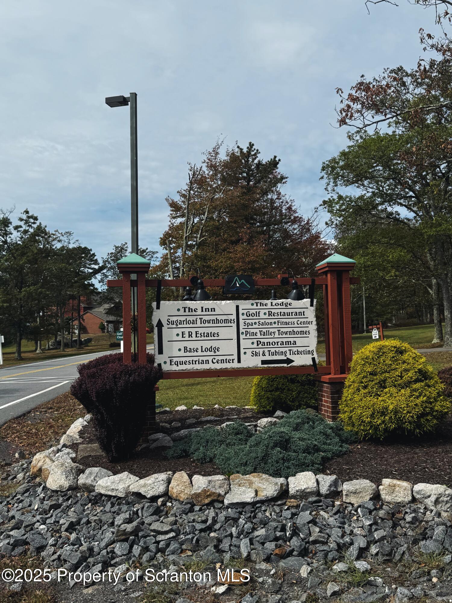 Glen Abbey Road Hazleton, PA 18202 - Photo 7 of 8 51875E7B-CF3C-42BF-A230-0958453513AB