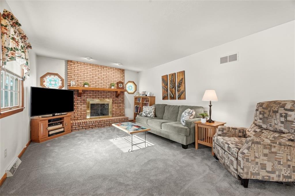 102 Bradford Park Road Baden, PA 15005 - Photo 11 of 47