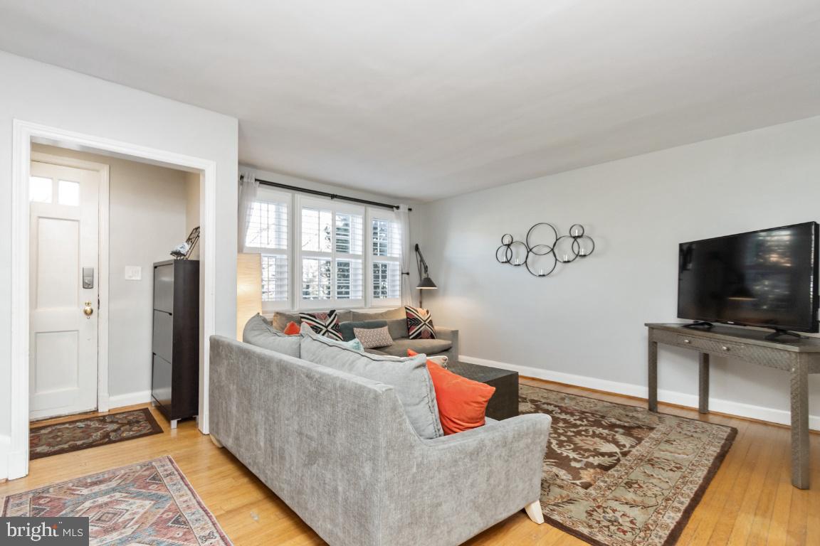 229 Gaywood Road Baltimore, MD 21212 - Photo 5 of 43 Gallery Image 5
