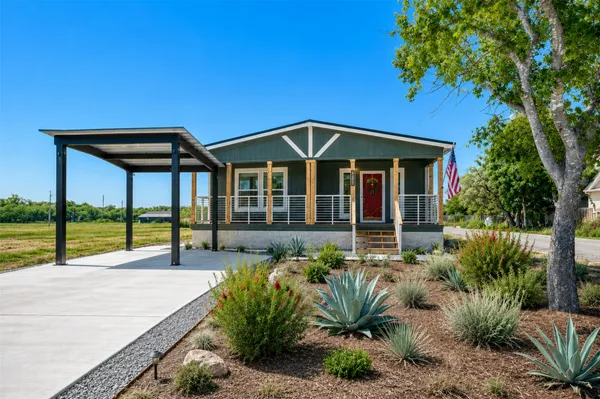 $325,000 | 1200 East Green Street, Llano, TX 78643