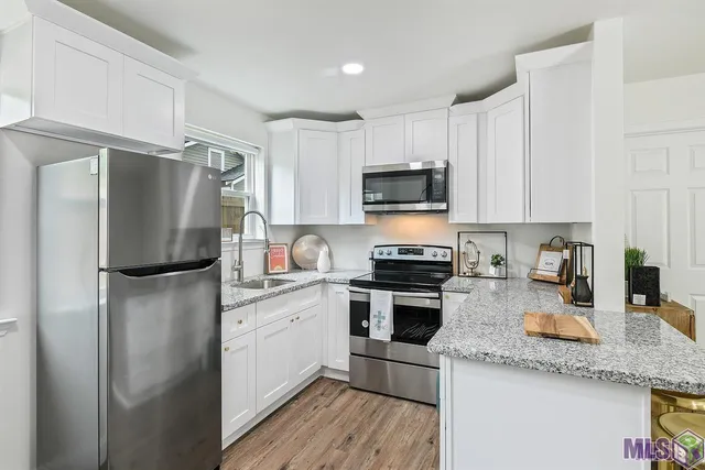 $1,000 | 212 Centerville Street Northeast, Unit 4, Denham Springs, LA 70726