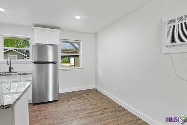 $1,000 | 212 Centerville Street Northeast, Unit 4, Denham Springs, LA 70726