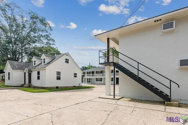 $1,000 | 212 Centerville Street Northeast, Unit 4, Denham Springs, LA 70726