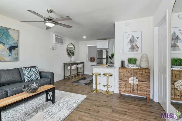$1,000 | 212 Centerville Street Northeast, Unit 4, Denham Springs, LA 70726