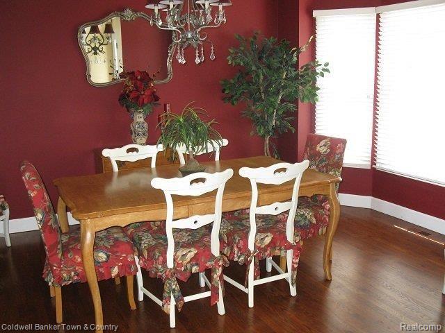 1685 Sand Ridge Circle Brighton, MI 48114 - Photo 9 of 25 Dining Room.JPG