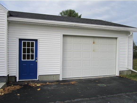 61 Pembroke Road Concord, NH 03301 - Photo 4 of 17