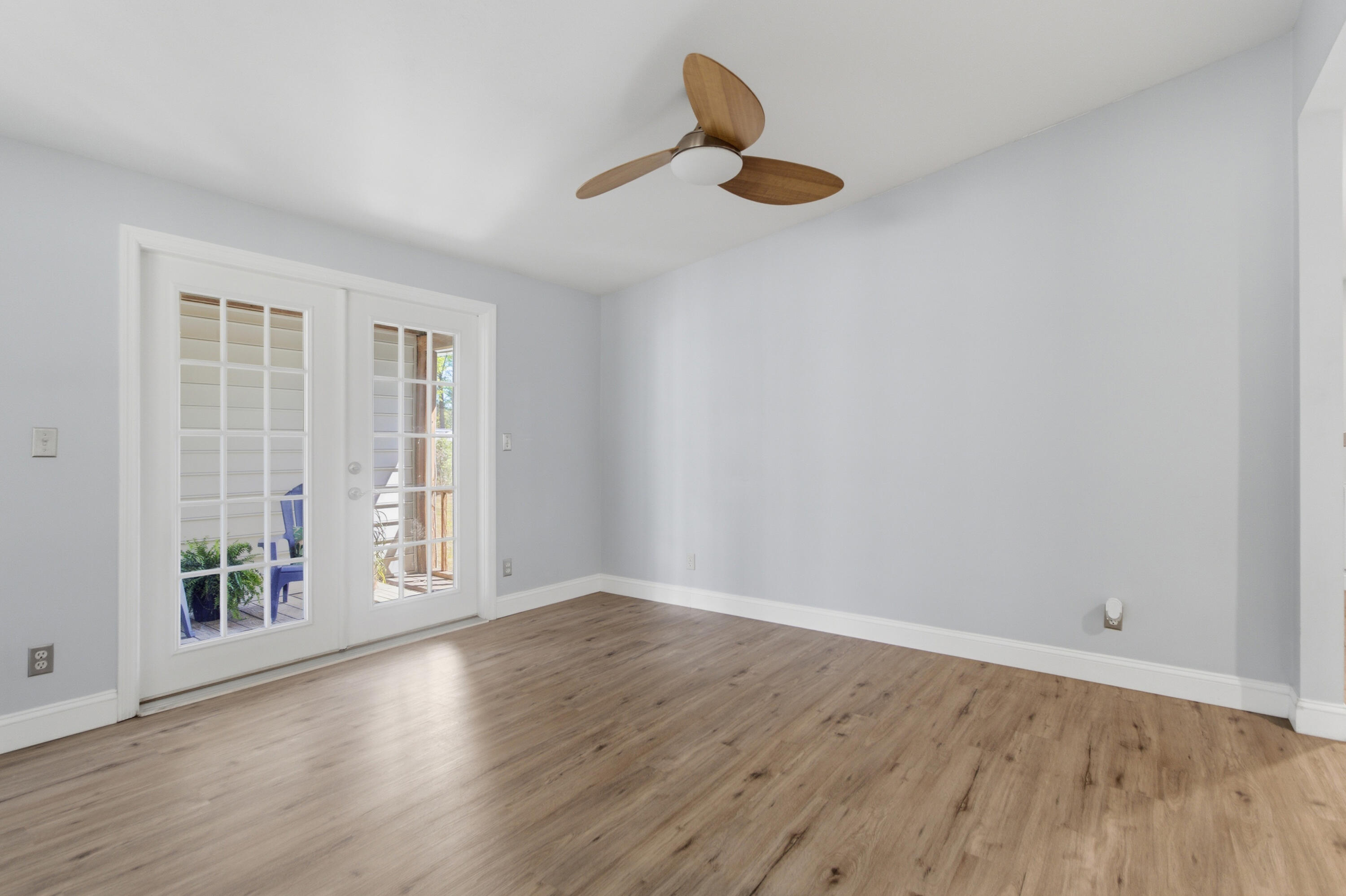 9760 State Rd S-10-1336 McClellanville, SC 29458 - Photo 27 of 98 Living room2