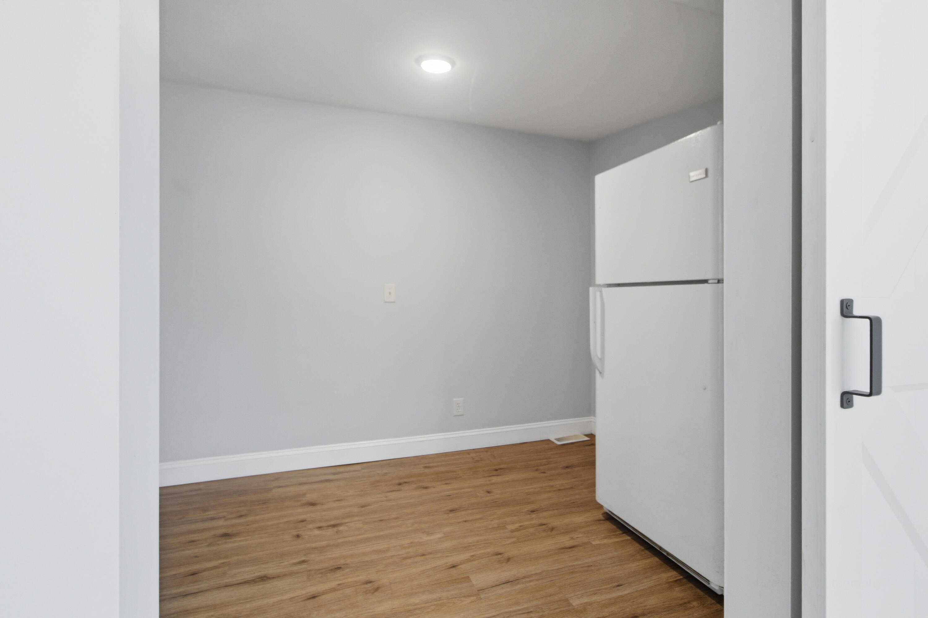 9760 State Rd S-10-1336 McClellanville, SC 29458 - Photo 34 of 98 Pantry