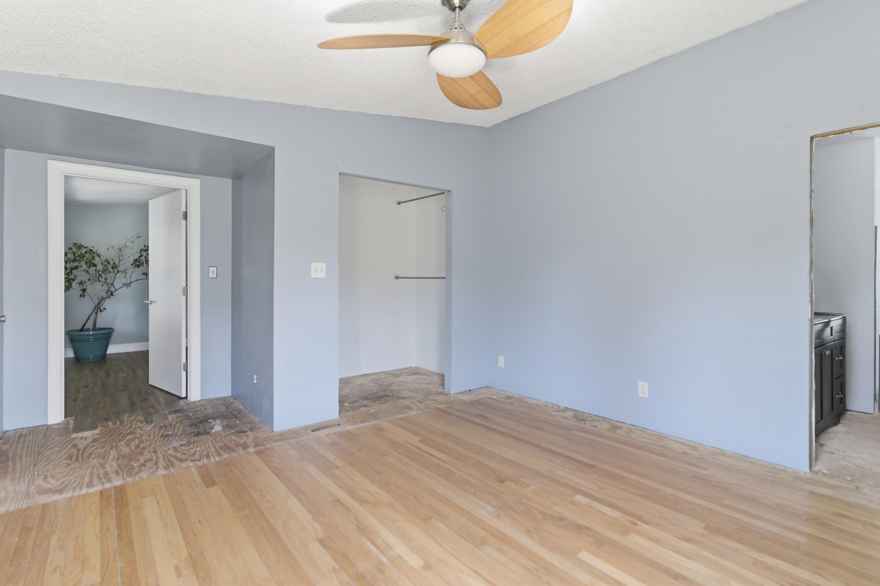 9760 State Rd S-10-1336 McClellanville, SC 29458 - Photo 47 of 98 Primary bedroom4