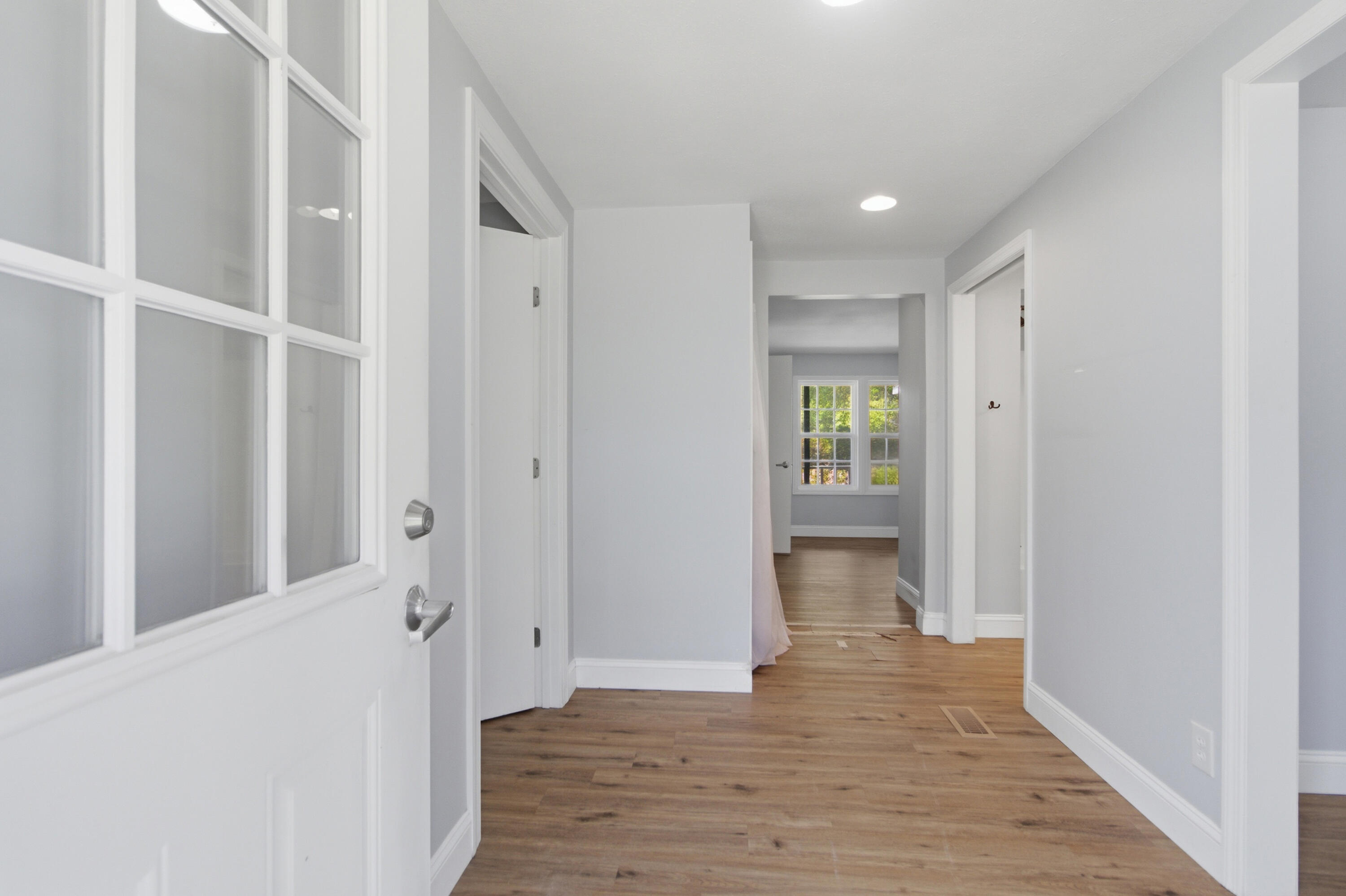 9760 State Rd S-10-1336 McClellanville, SC 29458 - Photo 51 of 98 Back door hallway