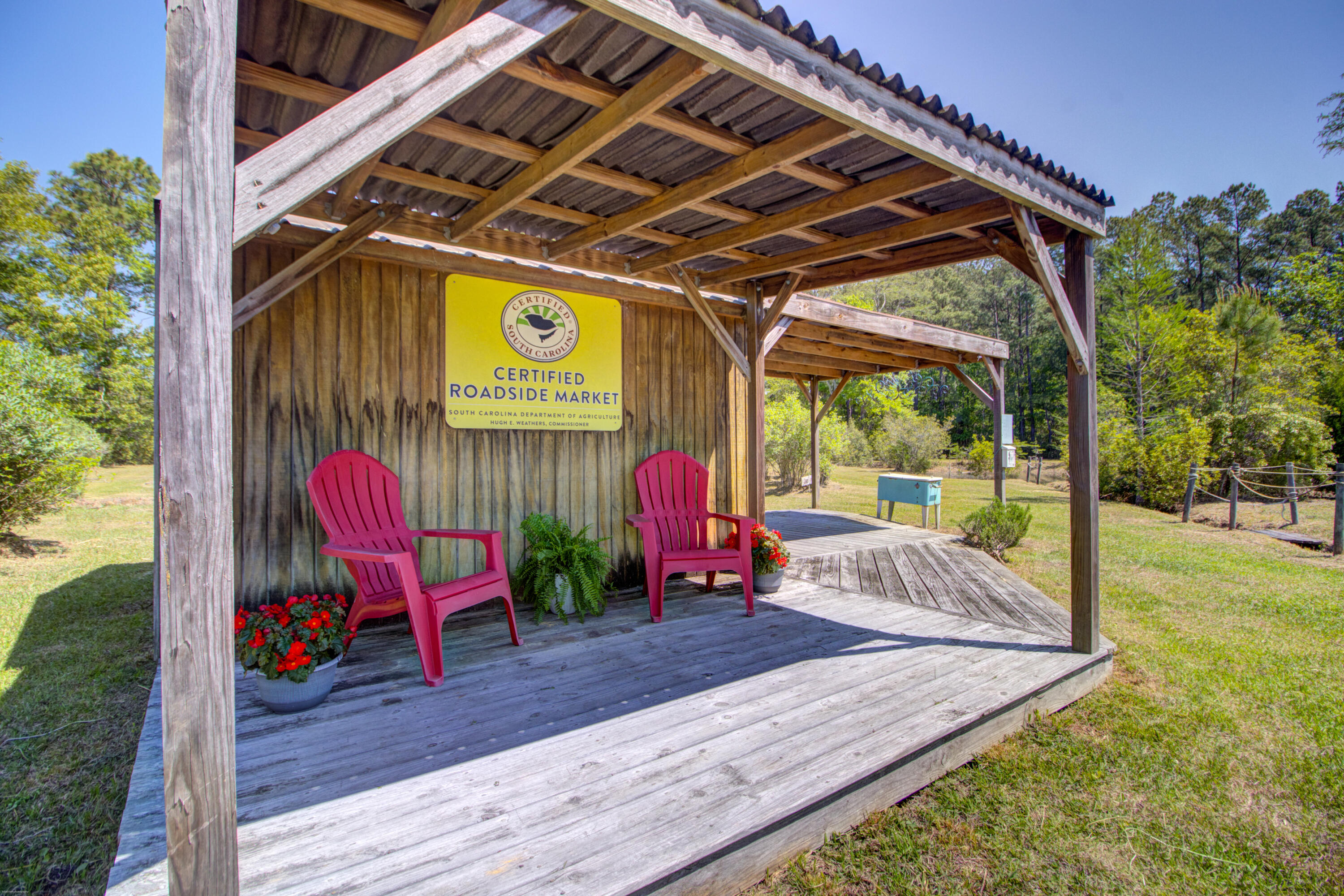 9760 State Rd S-10-1336 McClellanville, SC 29458 - Photo 57 of 98 Store front4