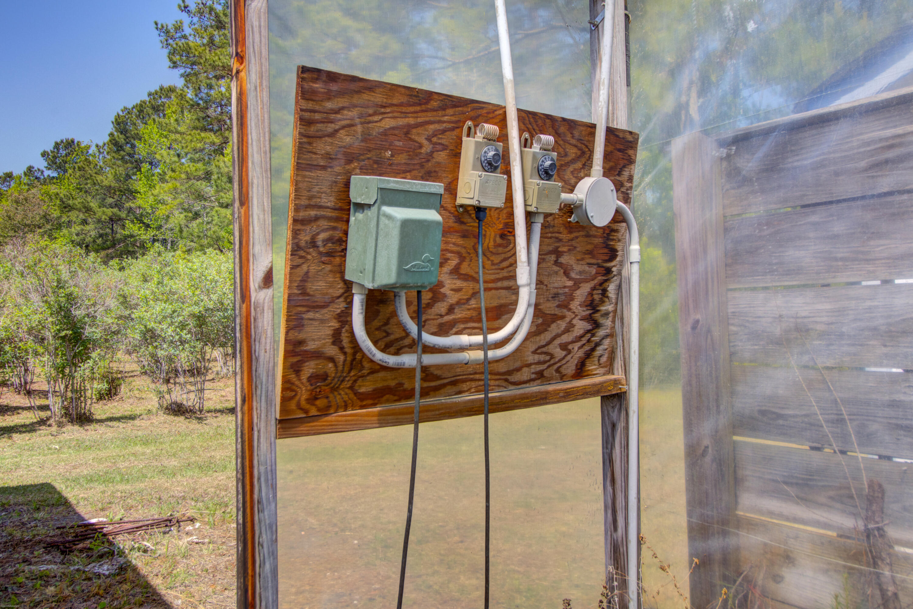 9760 State Rd S-10-1336 McClellanville, SC 29458 - Photo 76 of 98 Thermostat greenhouse3