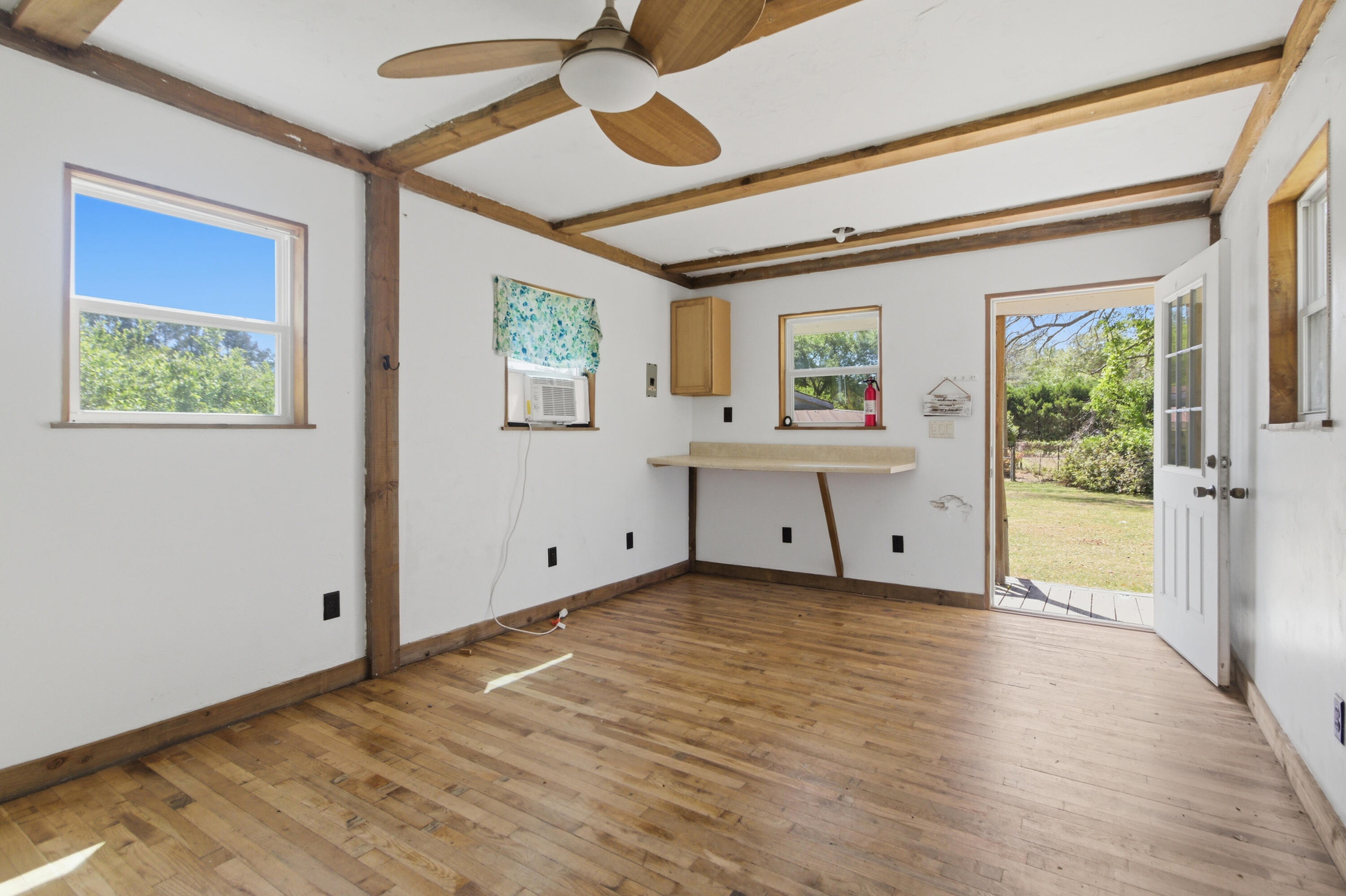 9760 State Rd S-10-1336 McClellanville, SC 29458 - Photo 79 of 98 Guest house2