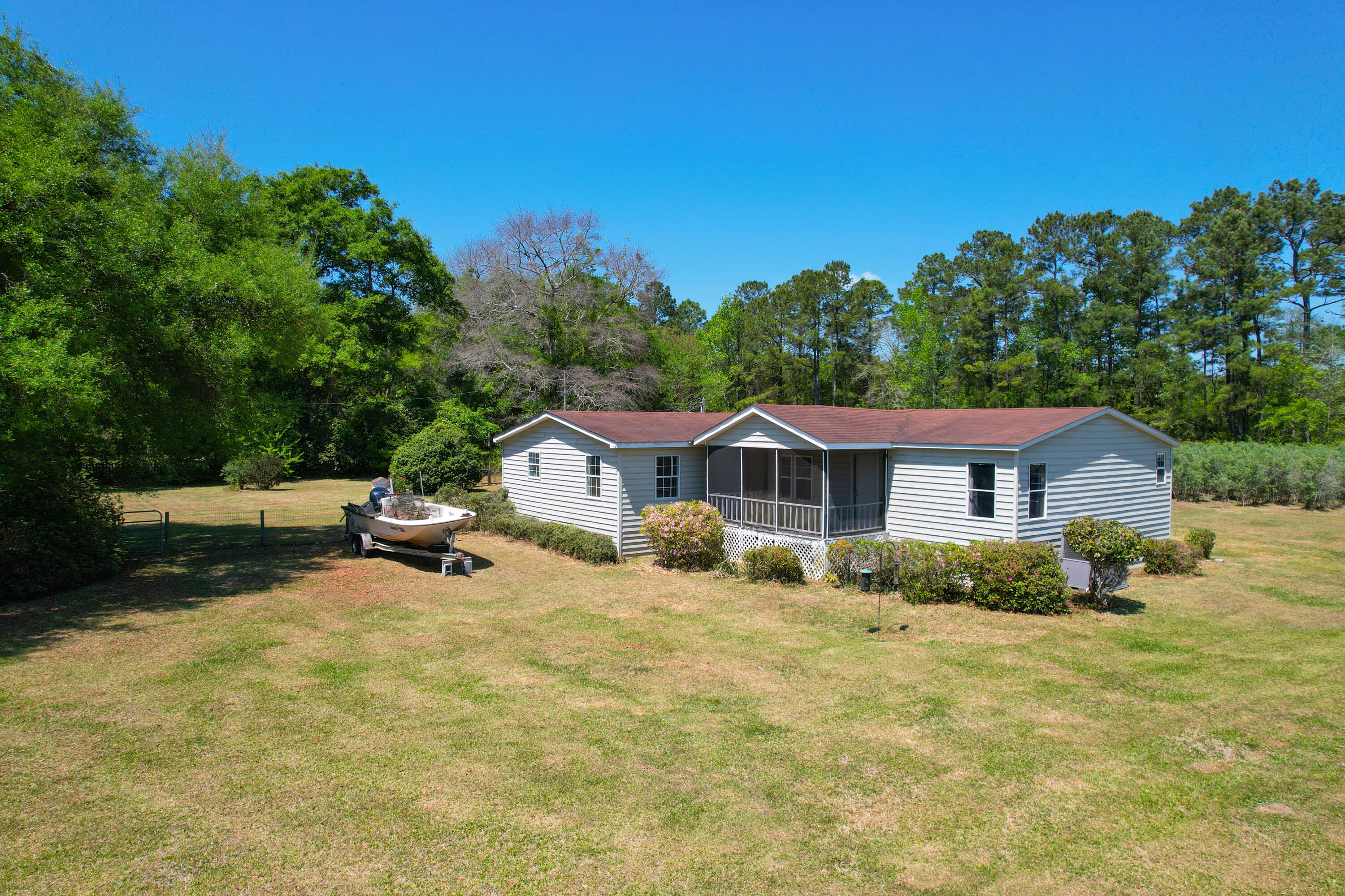 9760 State Rd S-10-1336 McClellanville, SC 29458 - Photo 8 of 98 Side house