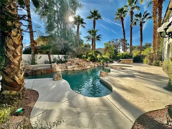 $4,995 | 253 White Willow Avenue, Las Vegas, NV 89123