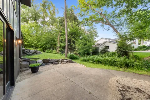 $1,795,000 | 853 Sauganash Drive, Fontana, WI 53125