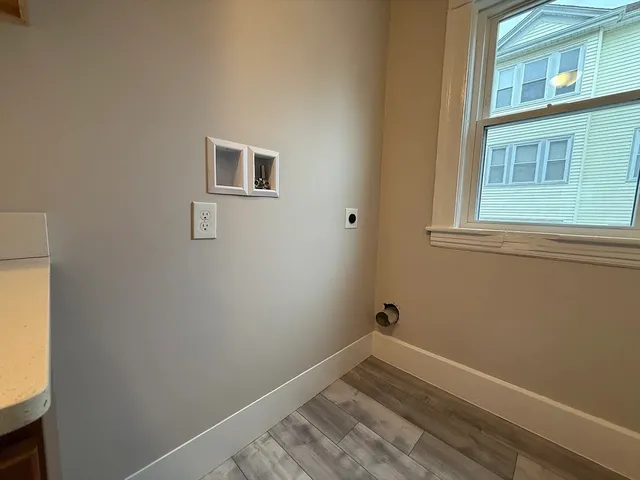 $2,200 | 1301 Main Street, Unit 2, Worcester, MA 01603