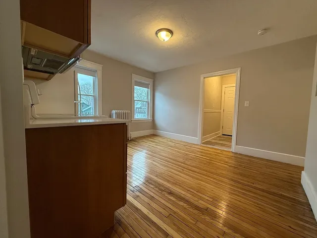 $2,200 | 1301 Main Street, Unit 2, Worcester, MA 01603