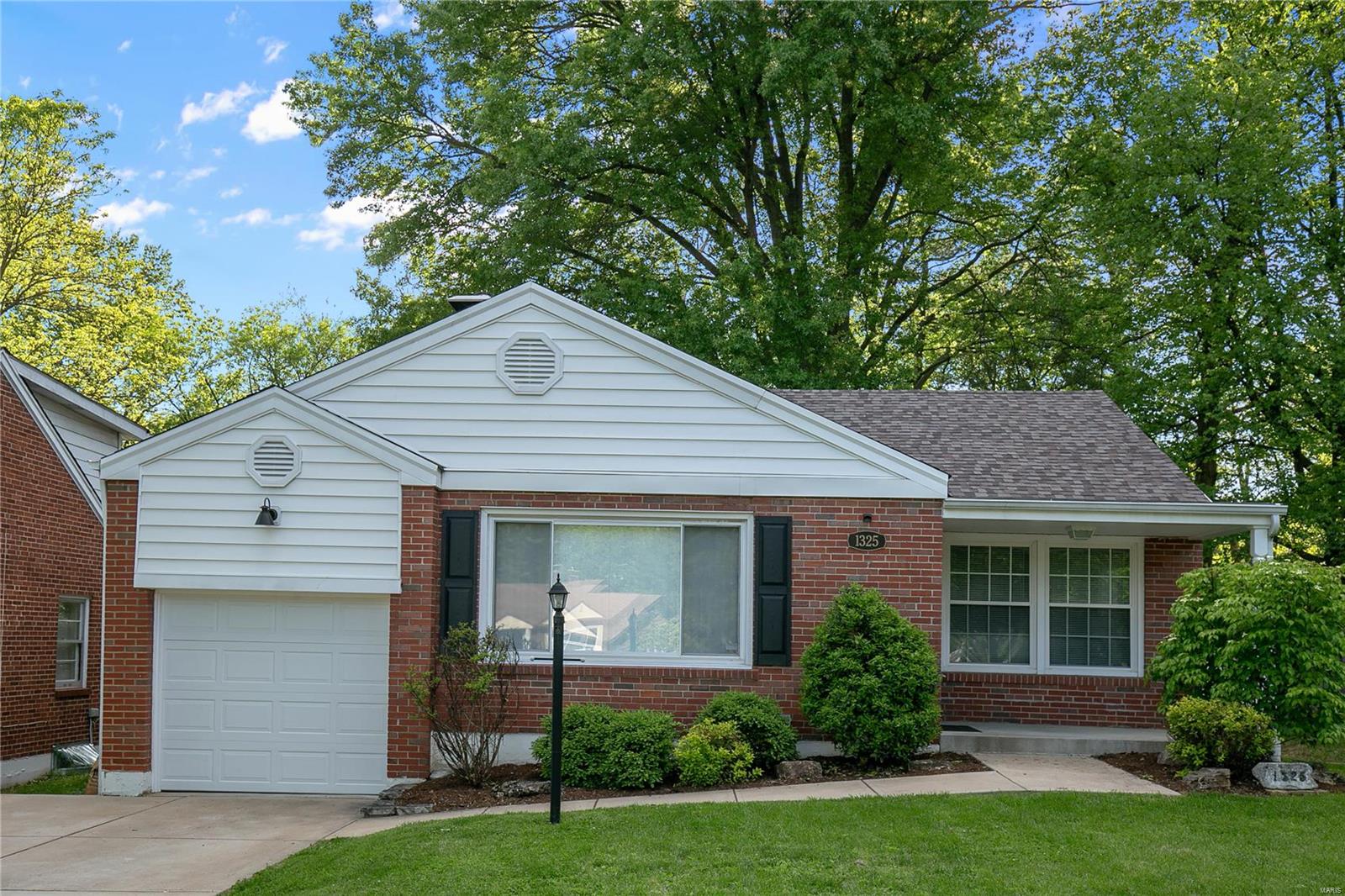 1325 North Berry Road St. Louis, MO 63122 - Photo 2 of 26 Gallery Image 2