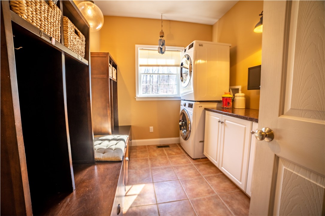 3 Ridgeland Road Smithfield, RI 02917 - Photo 10 of 22