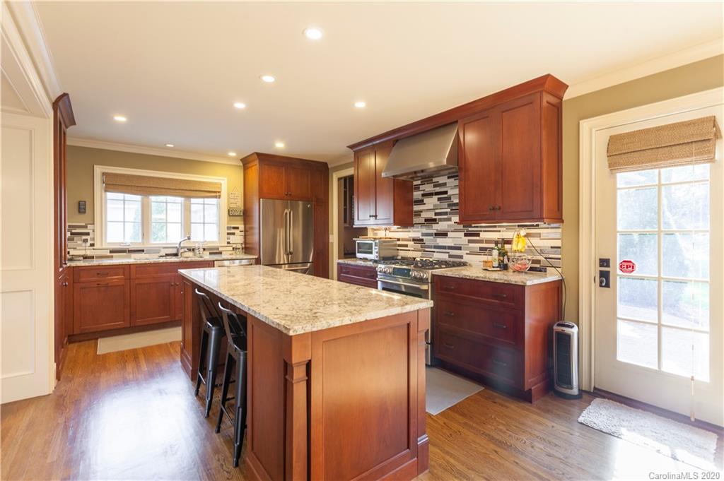 3918 Chevington Road Charlotte, NC 28226 - Photo 11 of 41 Gallery Image 11