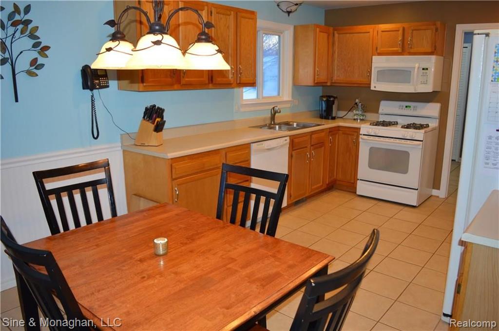 9535 Rachel Road Algonac, MI 48001 - Photo 12 of 27