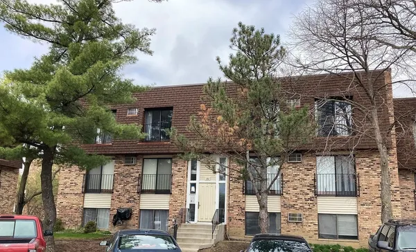 $1,900 | 190 South Waters Edge Drive, Unit 302, Glendale Heights, IL 60139