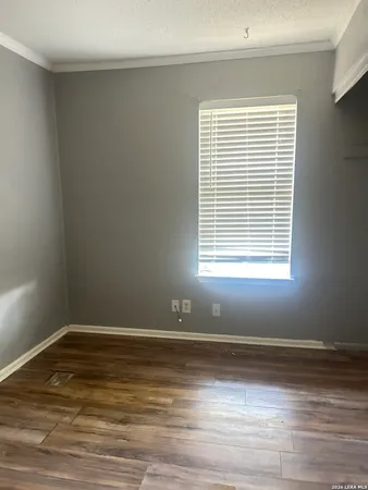 $1,350 | 1051 Country Club Drive, Unit 28, Seguin, TX 78155