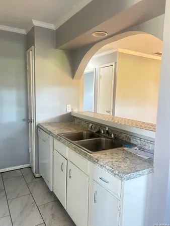 $1,350 | 1051 Country Club Drive, Unit 28, Seguin, TX 78155