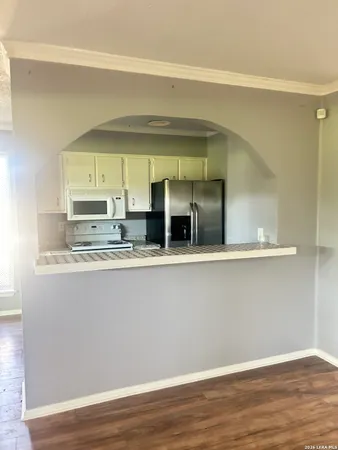 $1,350 | 1051 Country Club Drive, Unit 28, Seguin, TX 78155