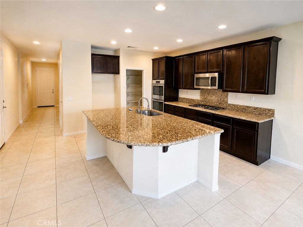 34304 Heather Ridge Road Lake Elsinore, CA 92532 - Photo 4 of 24 Gallery Image 4