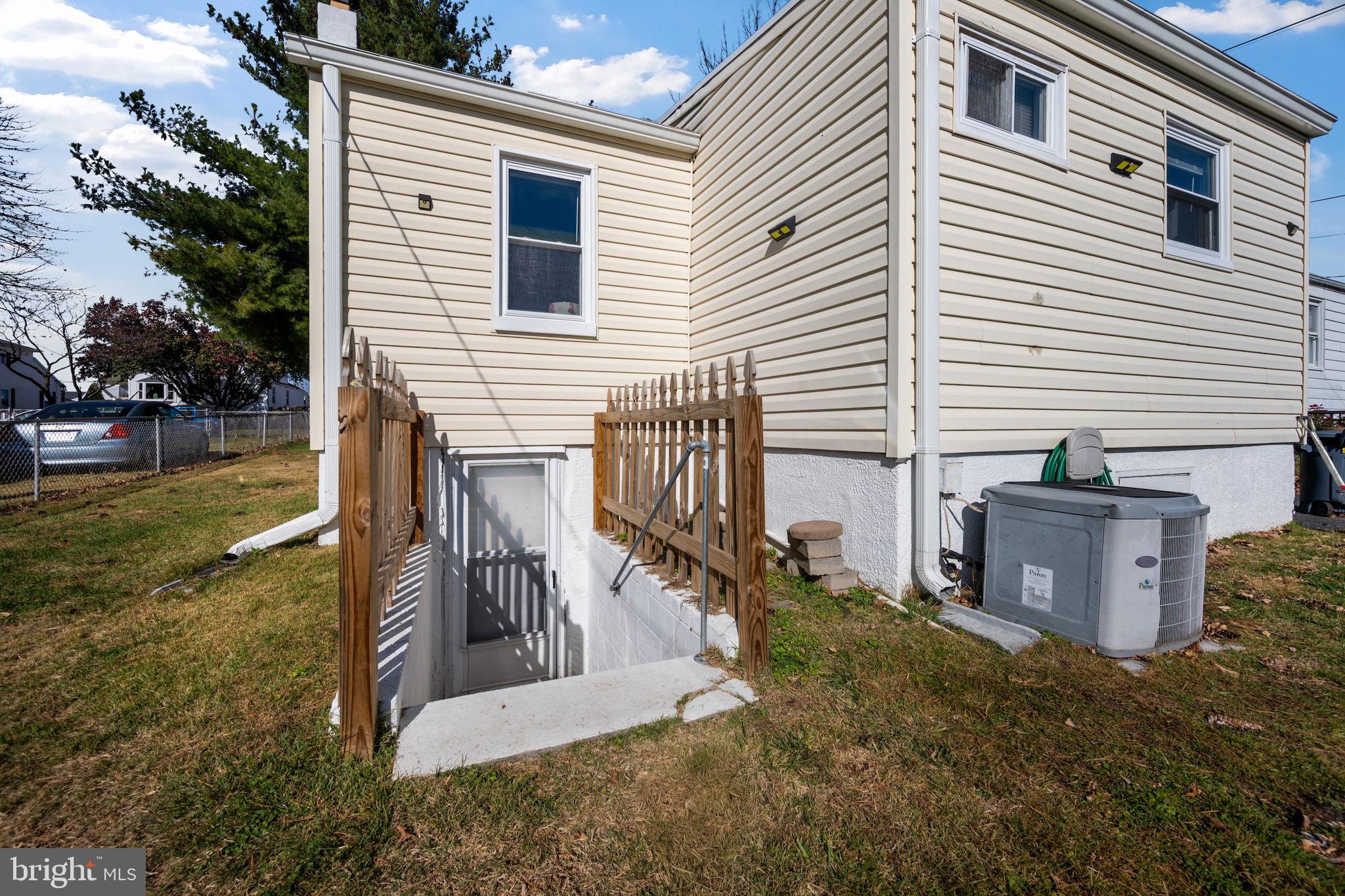 214 Parkwood Road Dundalk, MD 21222 - Photo 17 of 44