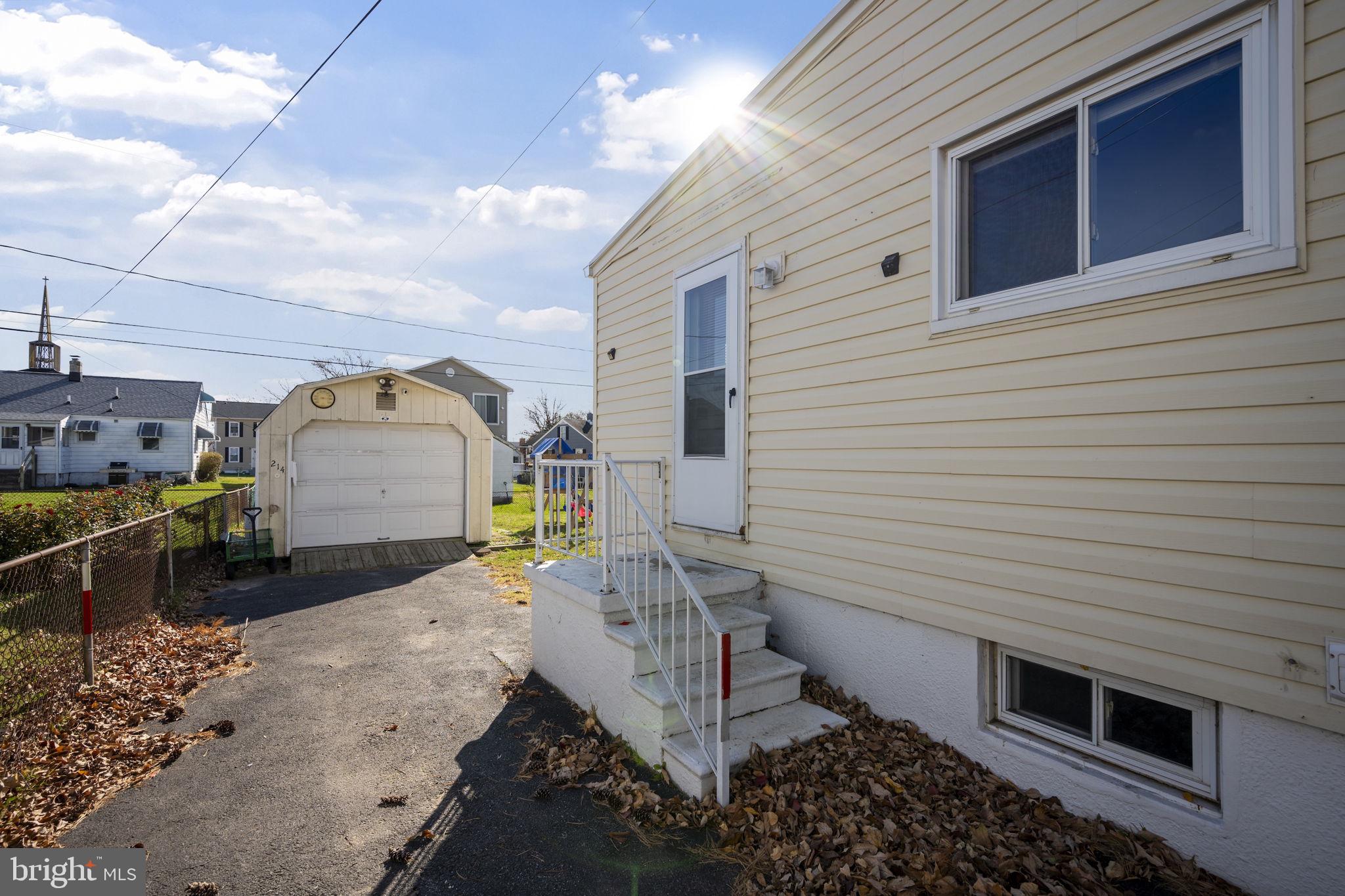 214 Parkwood Road Dundalk, MD 21222 - Photo 41 of 44