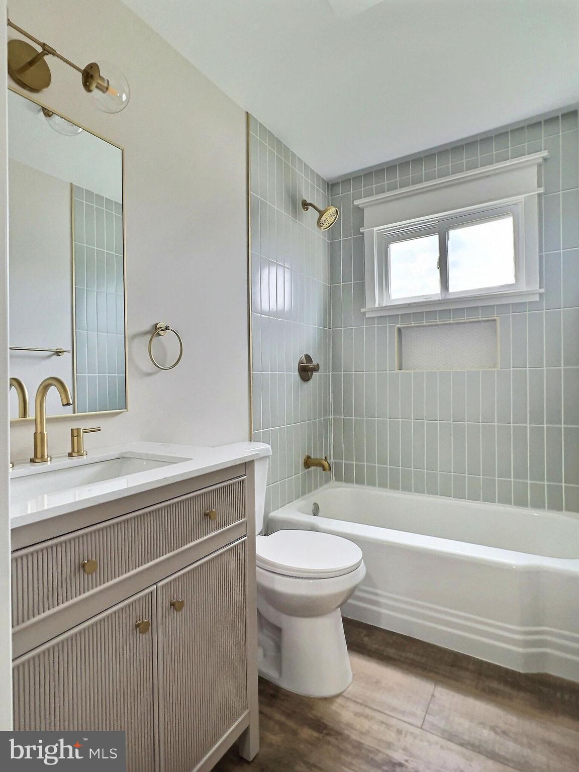 214 Parkwood Road Dundalk, MD 21222 - Photo 5 of 44 Full bathroom