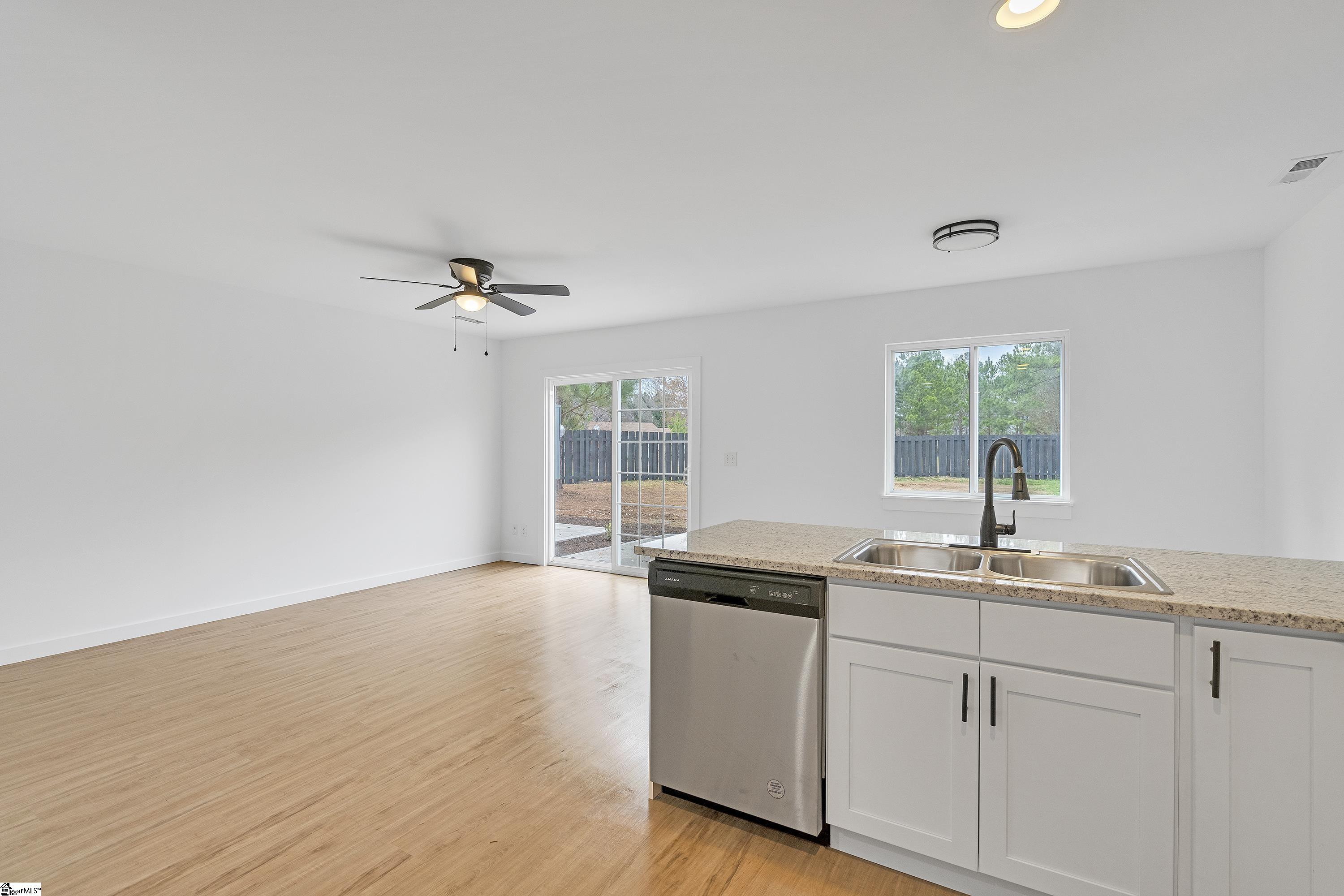 433 Burns Road, Unit 435 Spartanburg, SC 29307 - Photo 5 of 24 Gallery Image 5