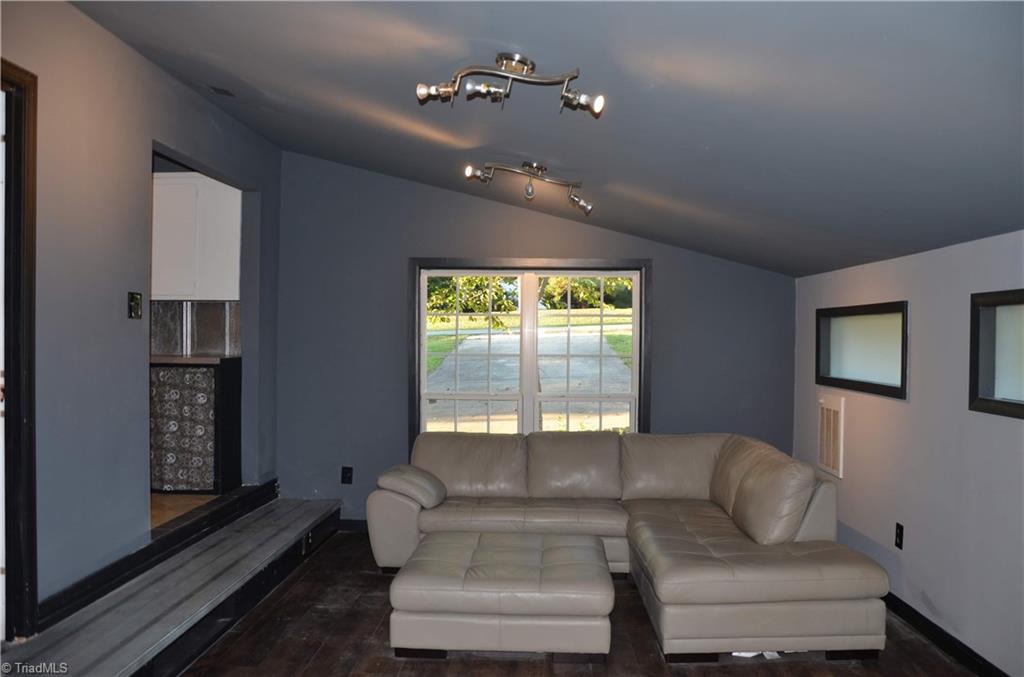 165 Hampton Road Winston-Salem, NC 27103 - Photo 12 of 30 Gallery Image 12