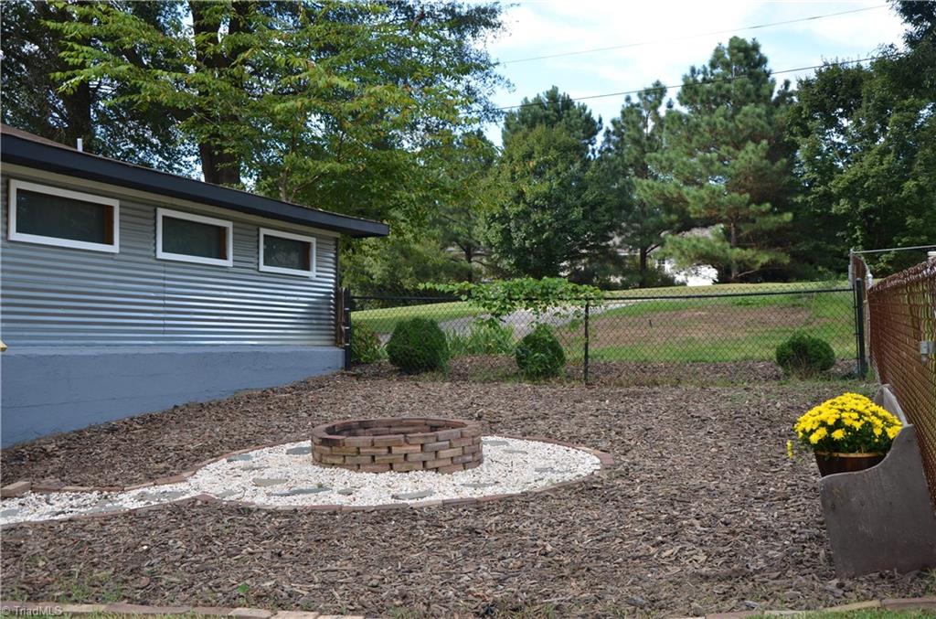 165 Hampton Road Winston-Salem, NC 27103 - Photo 28 of 30 Gallery Image 28