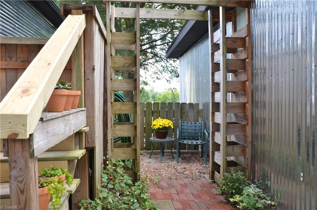165 Hampton Road Winston-Salem, NC 27103 - Photo 30 of 30 Gallery Image 30
