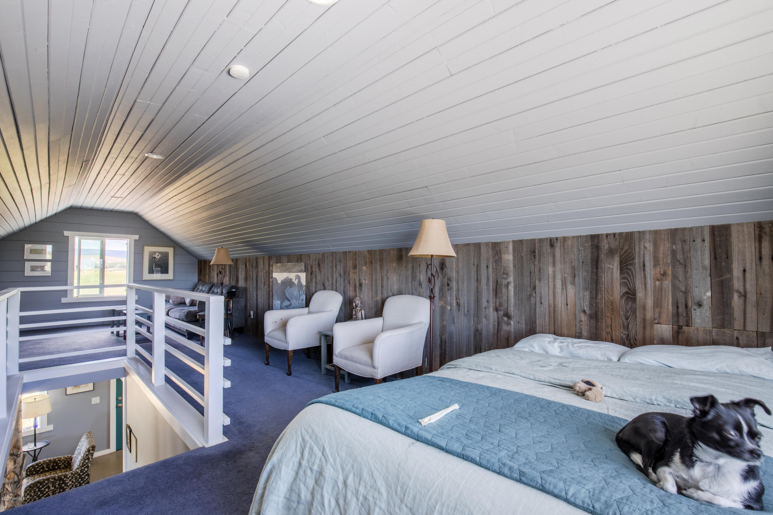 1091 Beffa Road Tieton, WA 98947 - Photo 10 of 34 a bedroom with furniture and a wooden floor