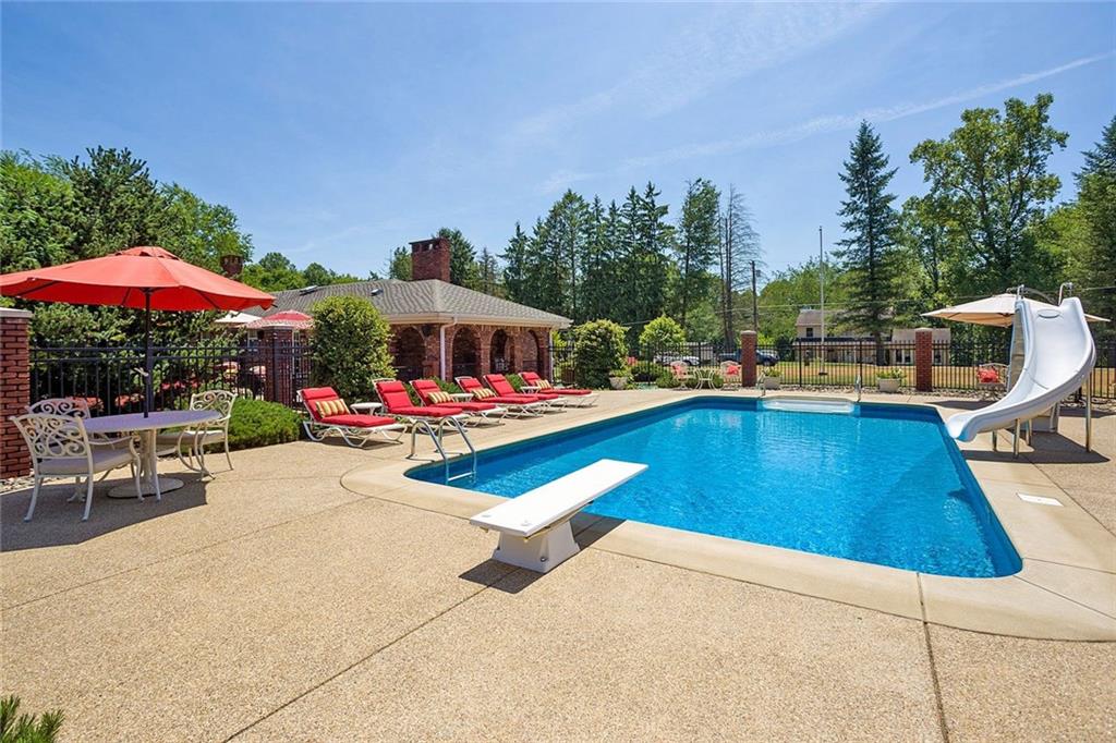 14259 Winchester Road Trafford, PA 15085 - Photo 4 of 25 Gallery Image 4