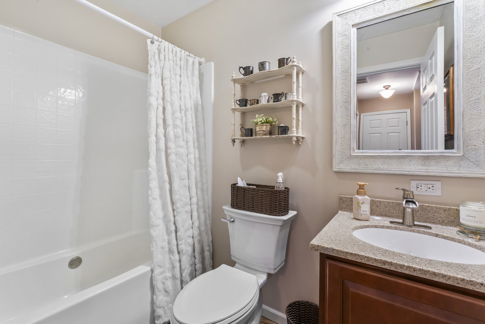 3015 North 1600 East Road Clifton, IL 60927 - Photo 26 of 46 a bathroom with a sink a toilet and shower
