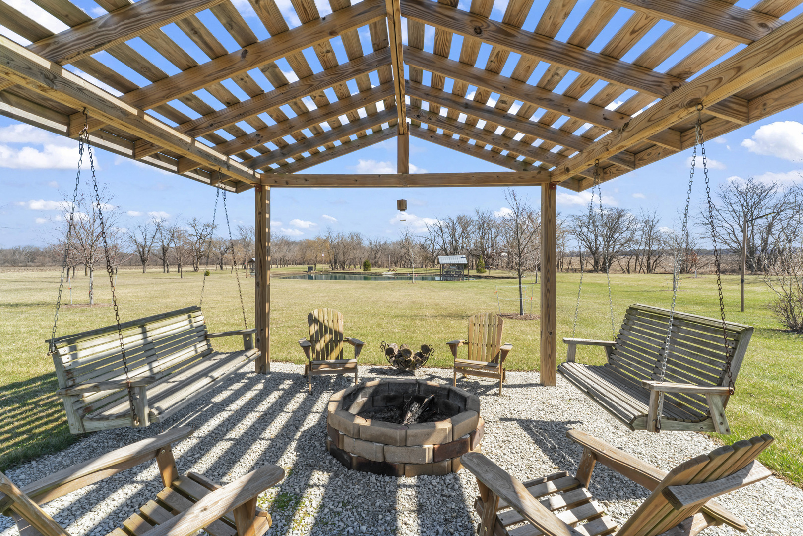 3015 North 1600 East Road Clifton, IL 60927 - Photo 34 of 46 a view of a patio with a table chairs and wooden floor