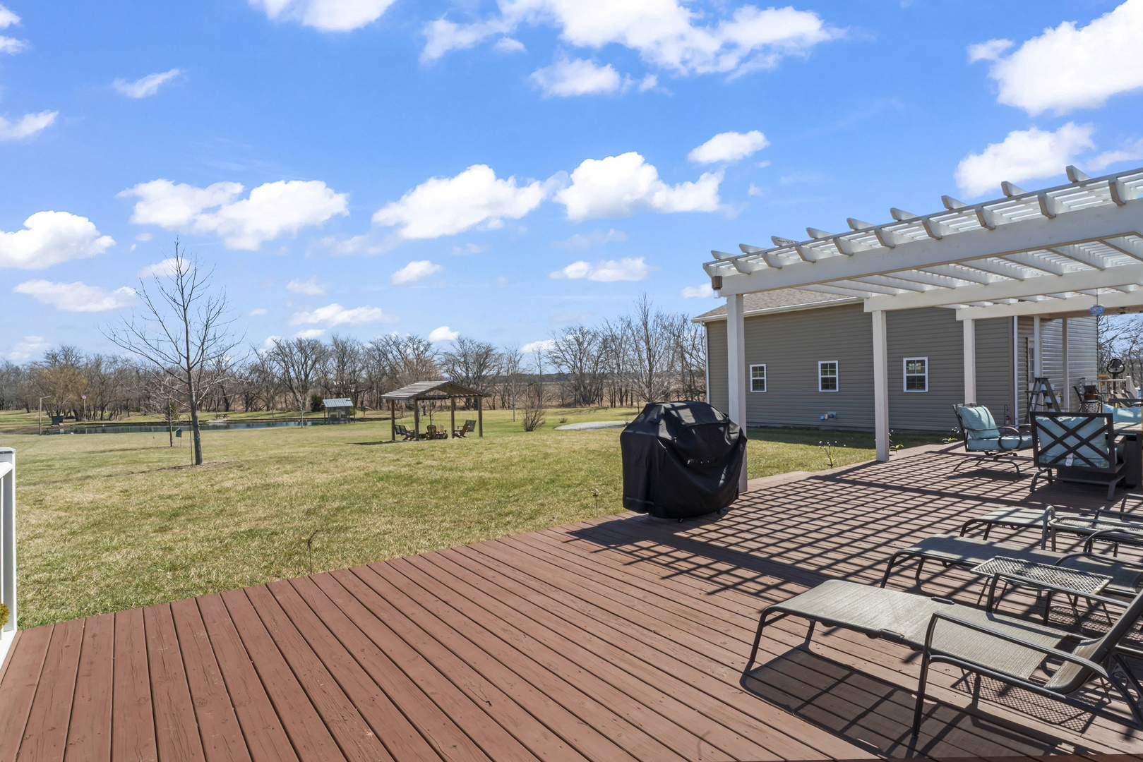 3015 North 1600 East Road Clifton, IL 60927 - Photo 36 of 46 a view of a backyard of the house