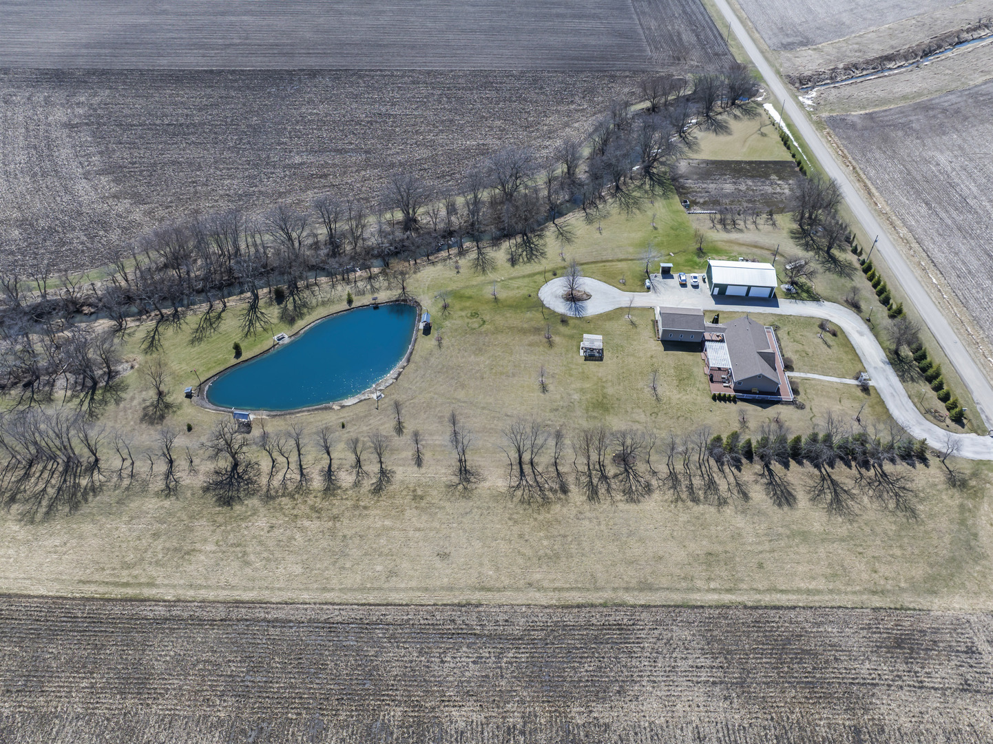 3015 North 1600 East Road Clifton, IL 60927 - Photo 37 of 46 a view of swimming pool with a yard