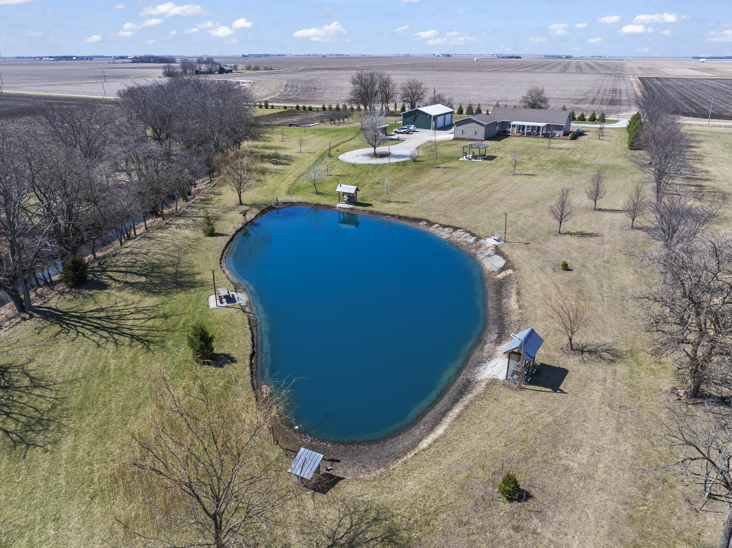 3015 North 1600 East Road Clifton, IL 60927 - Photo 38 of 46 a view of a swimming pool with an ocean view