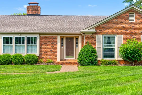 $454,900 | 230 Fairway Court, Hopkinsville, KY 42240