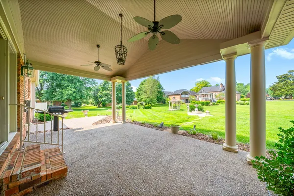 $454,900 | 230 Fairway Court, Hopkinsville, KY 42240