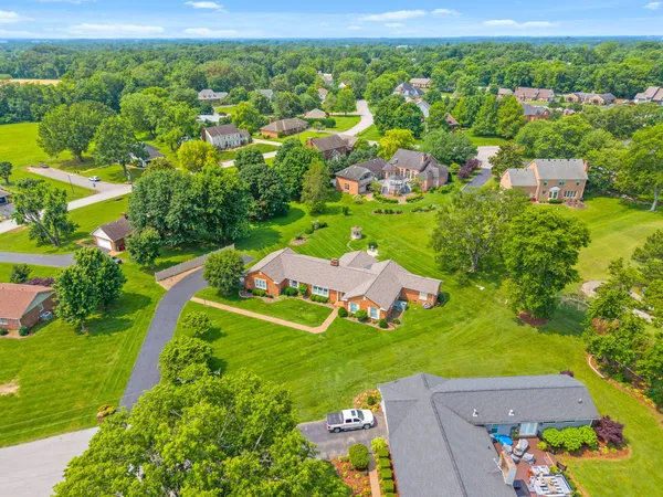 $454,900 | 230 Fairway Court, Hopkinsville, KY 42240