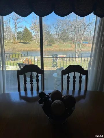 $299,500 | 944 South Lake Drive, Du Quoin, IL 62832